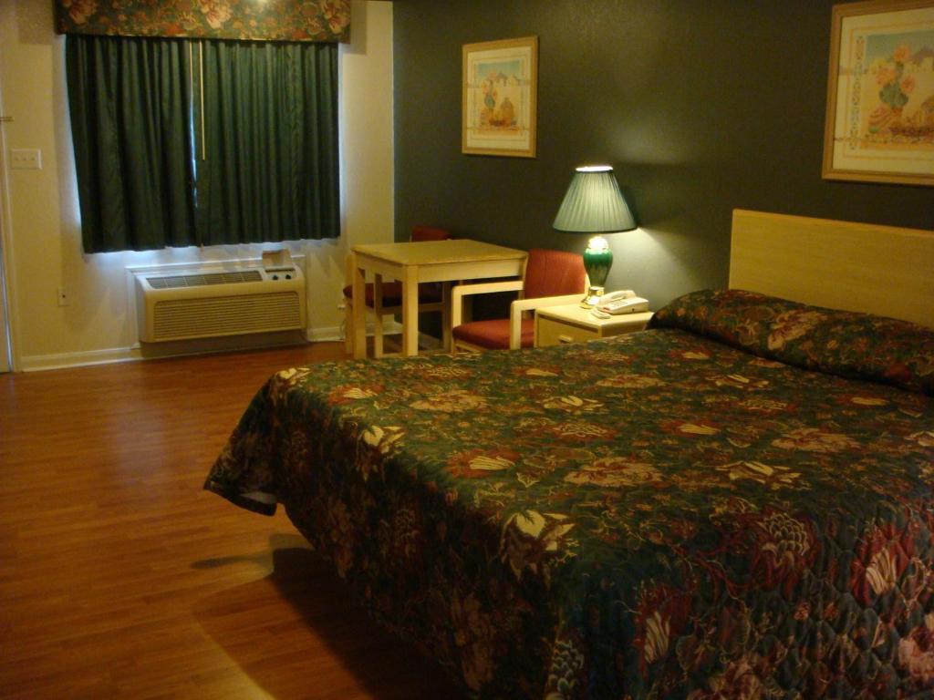 Eagle Pass Inn Motel